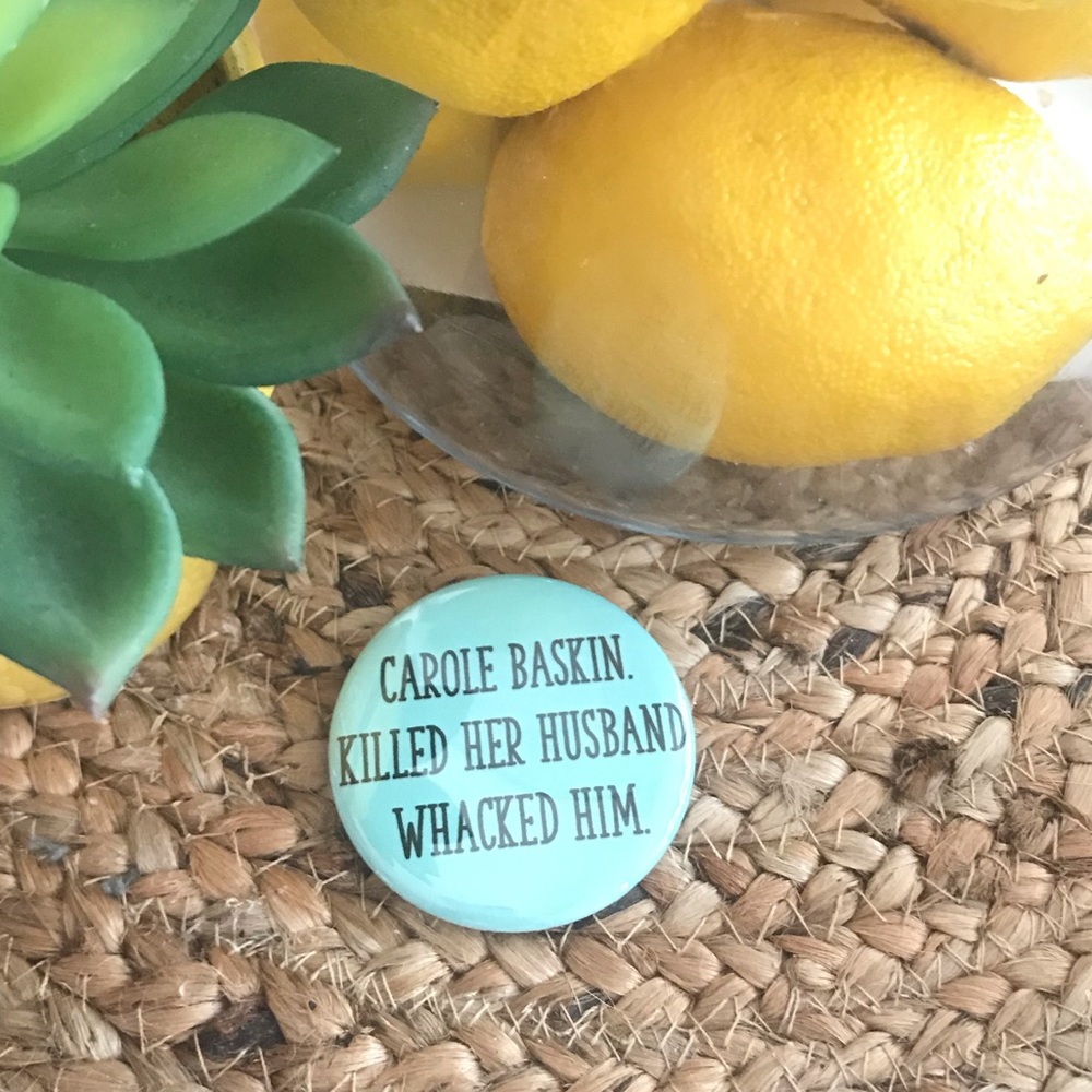 Perfect flare to elevate your style - pin-back buttons